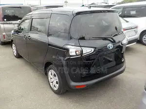 Toyota Sienta 1.5 Hybrid Front-Wheel Drive 2021 Black