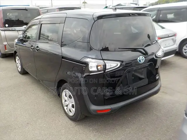 Toyota Sienta 1.5 Hybrid Front-Wheel Drive 2021 Black