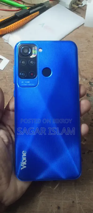 ভিফোন ৩২ জিবি নীল
