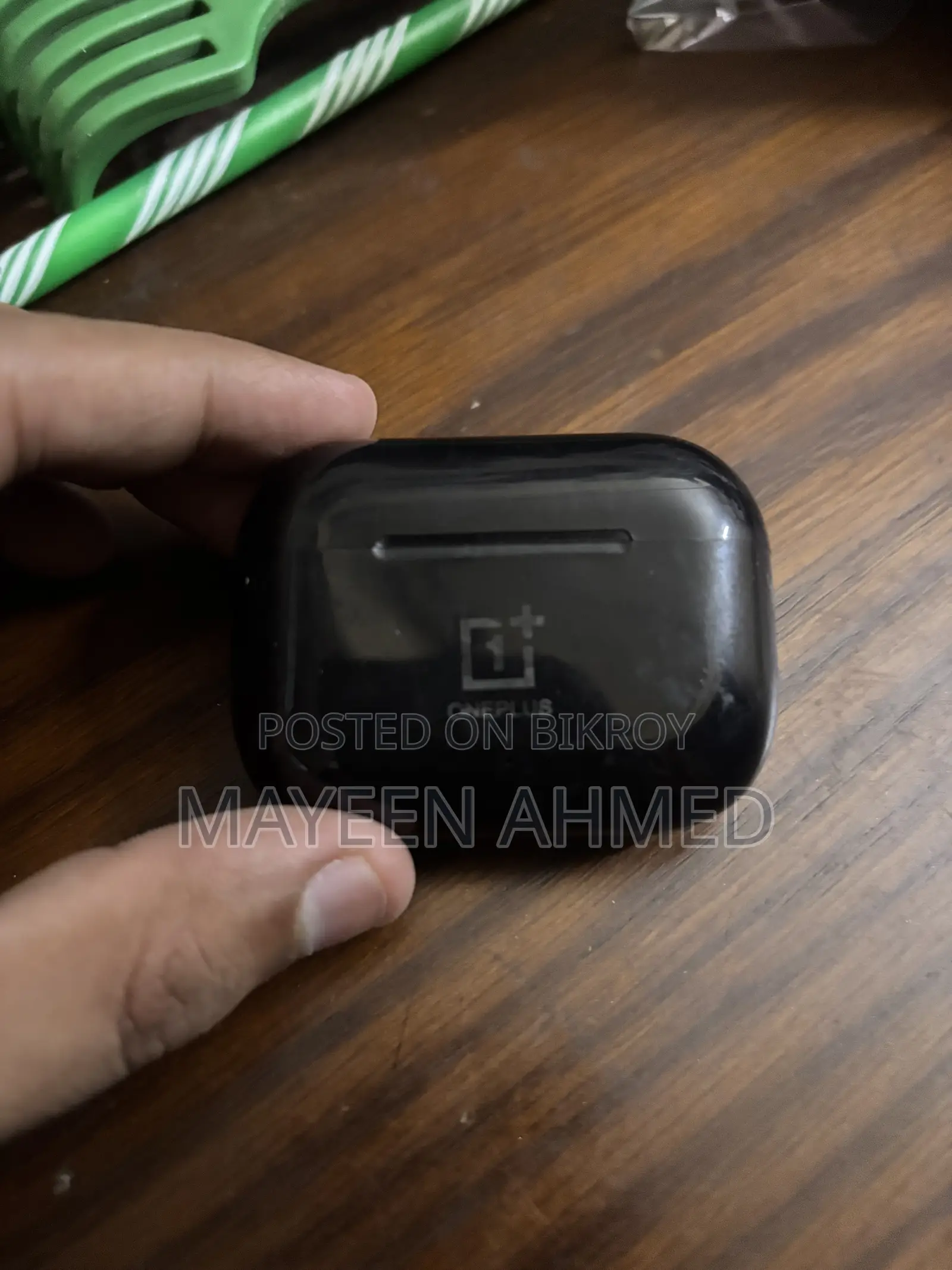 কভারসহ ওয়ানপ্লাস এয়ারপড