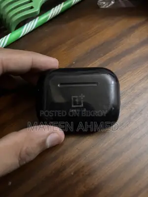 কভারসহ ওয়ানপ্লাস এয়ারপড