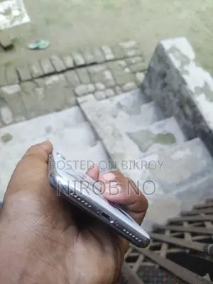 অ্যাপল আইফোন এক্সএস ৬৪ জিবি সাদা