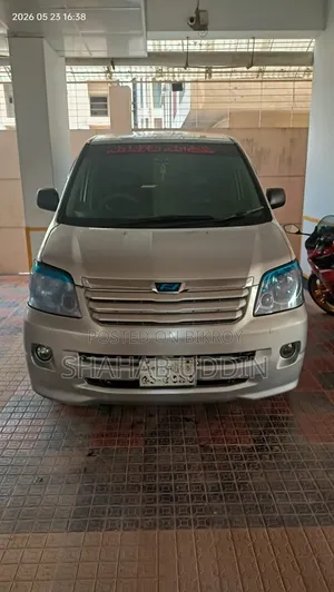 Toyota Noah 2003 Silver