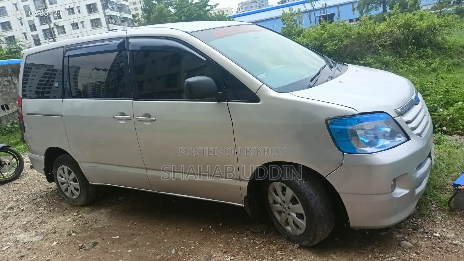 Toyota Noah 2003 Silver