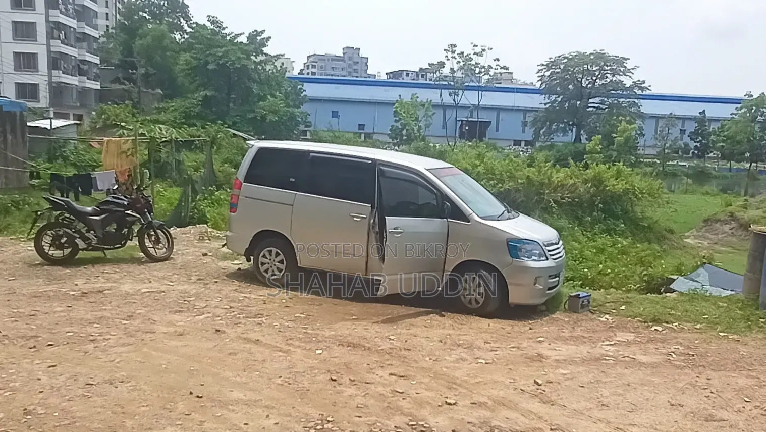 Toyota Noah 2003 Silver