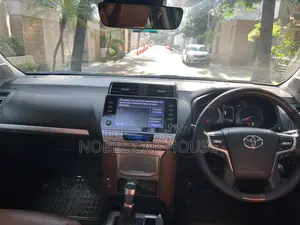 Toyota Land Cruiser 2022 Black