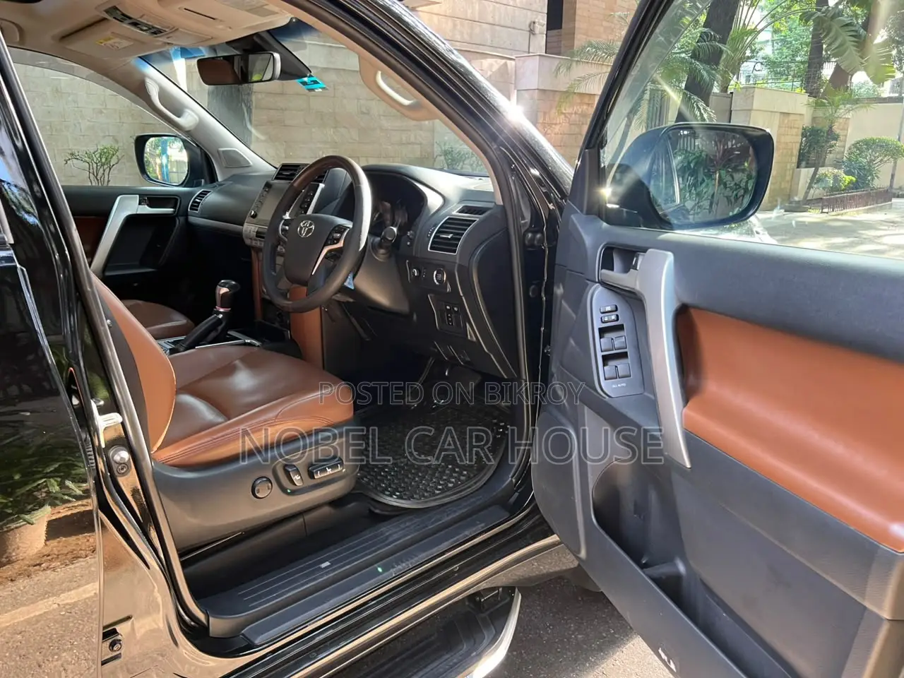 Toyota Land Cruiser 2022 Black