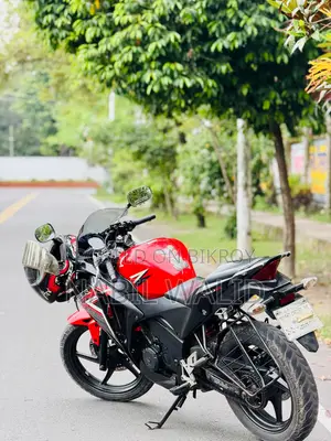 হোন্ডা সিবিআর ২০১৭ লাল