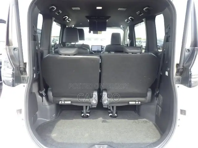Toyota Voxy Hybrid S-Z 2WD 7-Seater 2022 Pearl