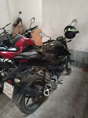 সুজুকি জিক্সার ২০২২ কালো