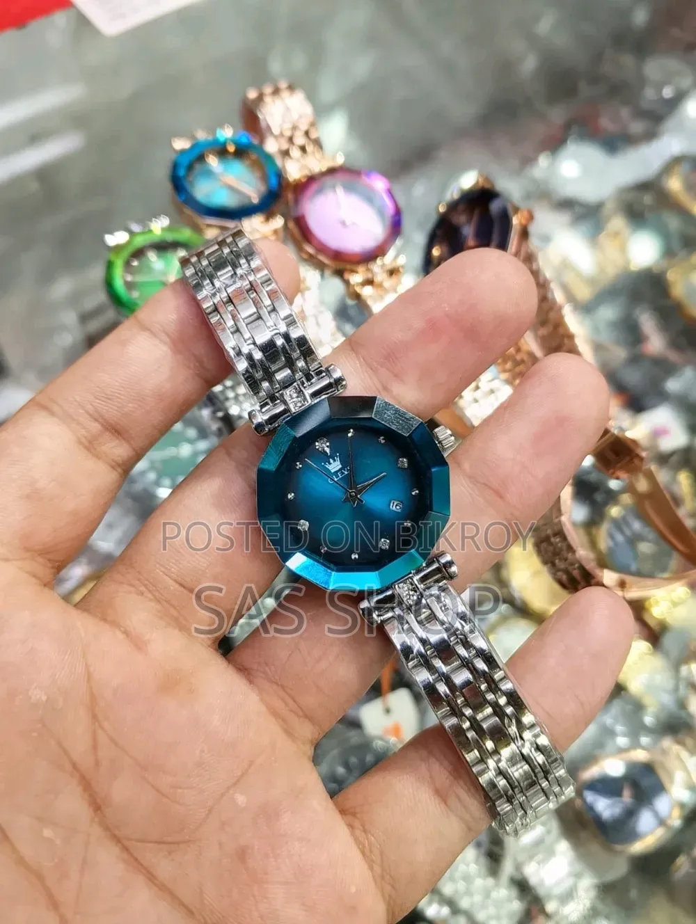 Women Watch – A New Definition of Elegance!