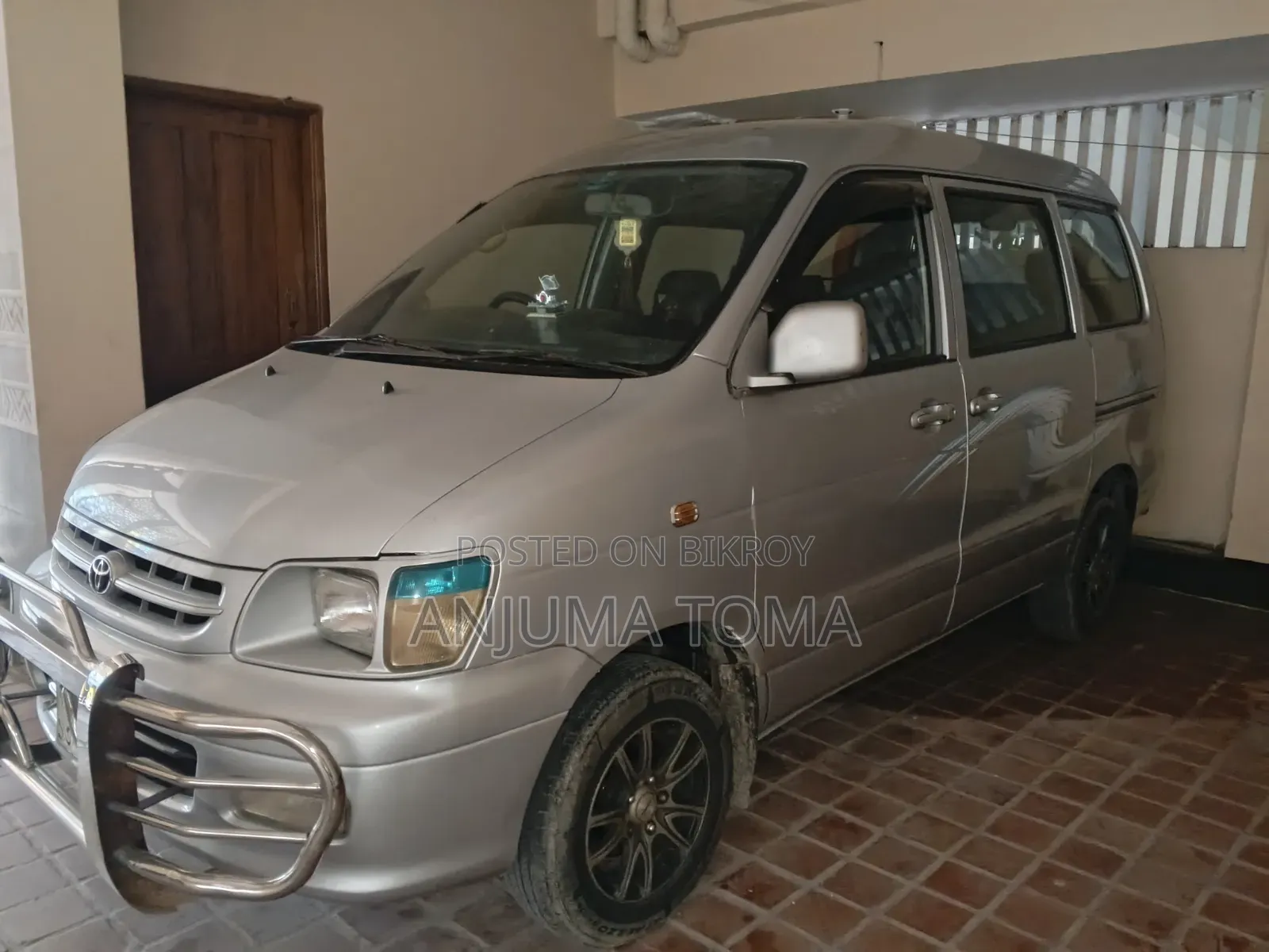New Toyota Noah 2005 Silver