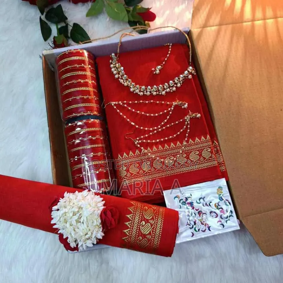 Get the most demanding saree combos at even lower prices