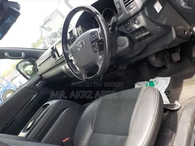 Toyota HiAce 2023 Black