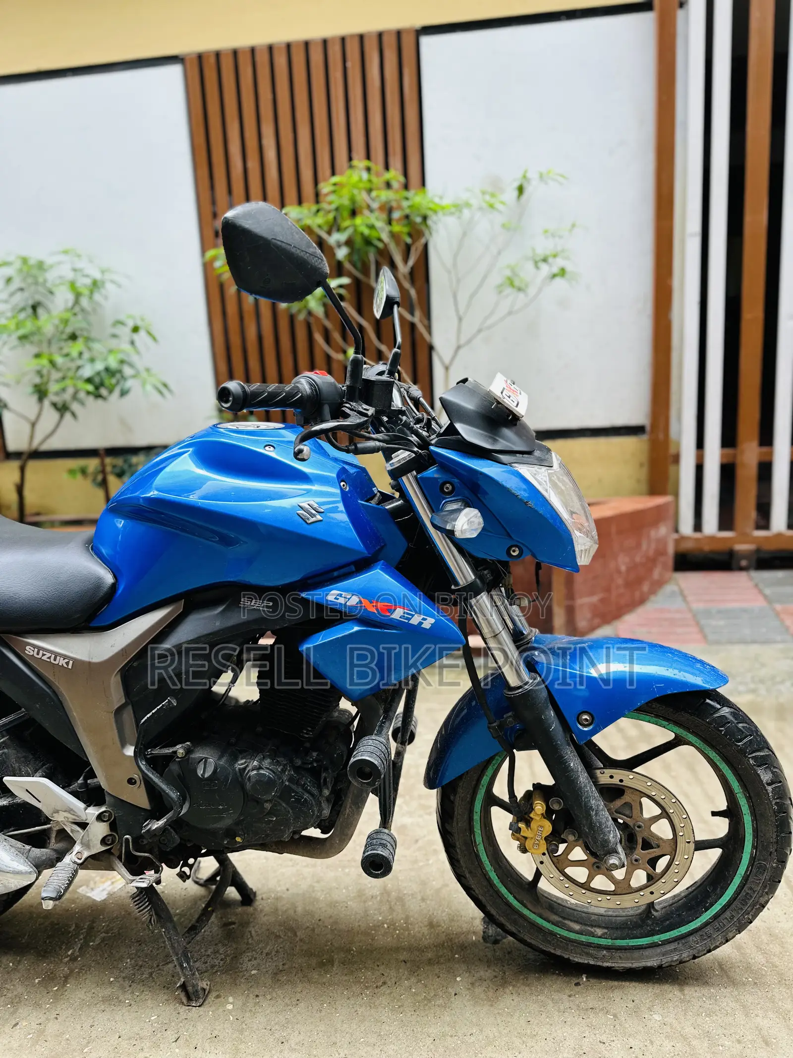 সুজুকি জিক্সার ২০২২ নীল