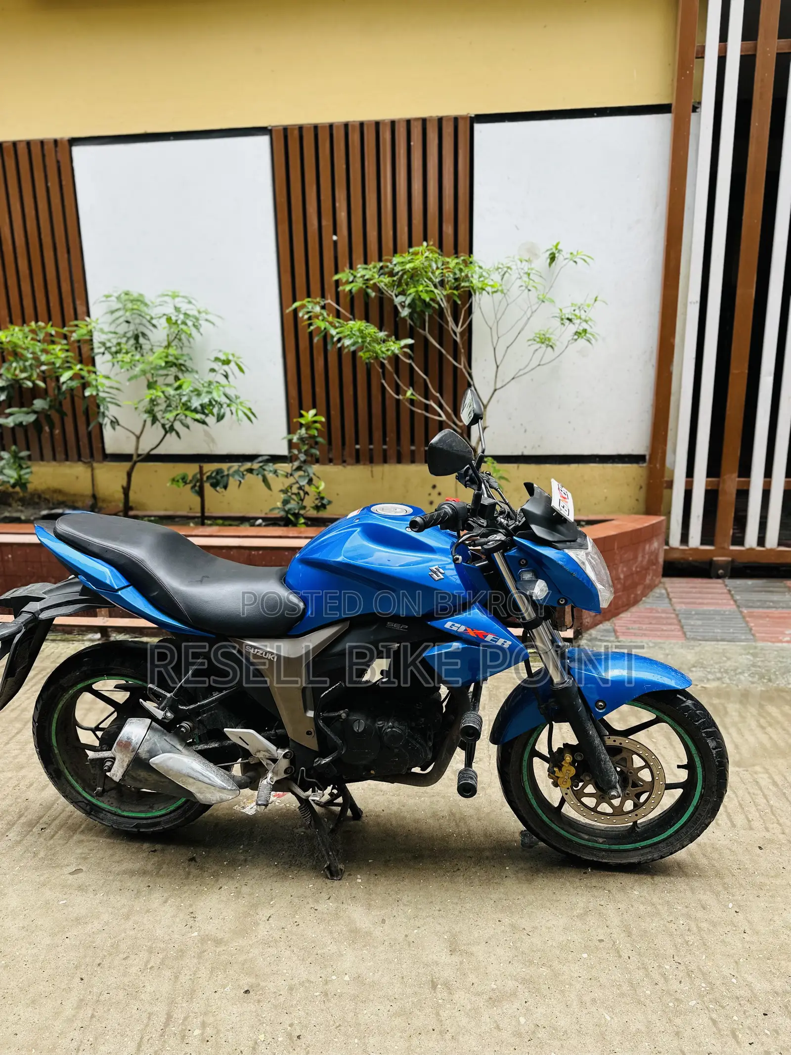 সুজুকি জিক্সার ২০২২ নীল