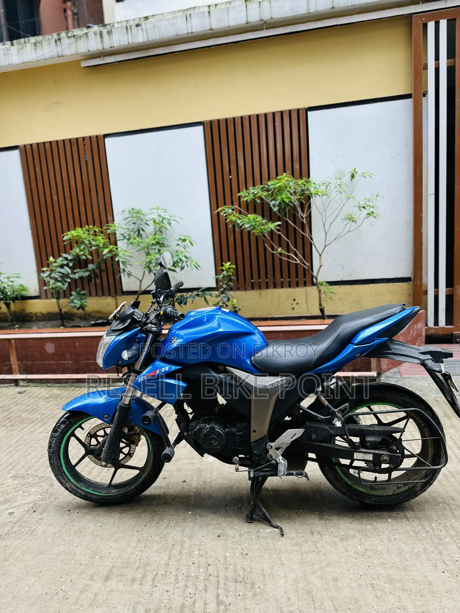 সুজুকি জিক্সার ২০২২ নীল