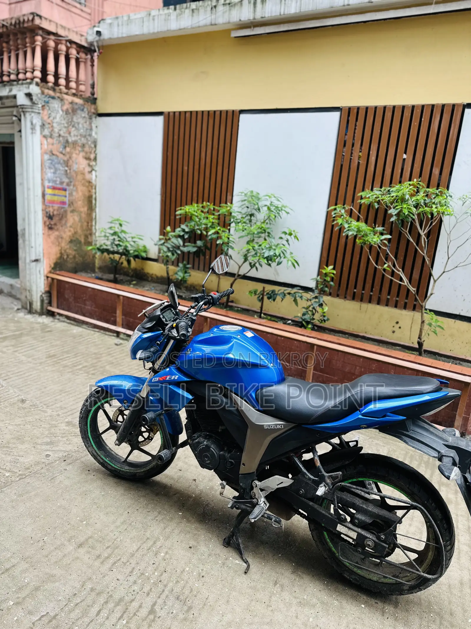 সুজুকি জিক্সার ২০২২ নীল