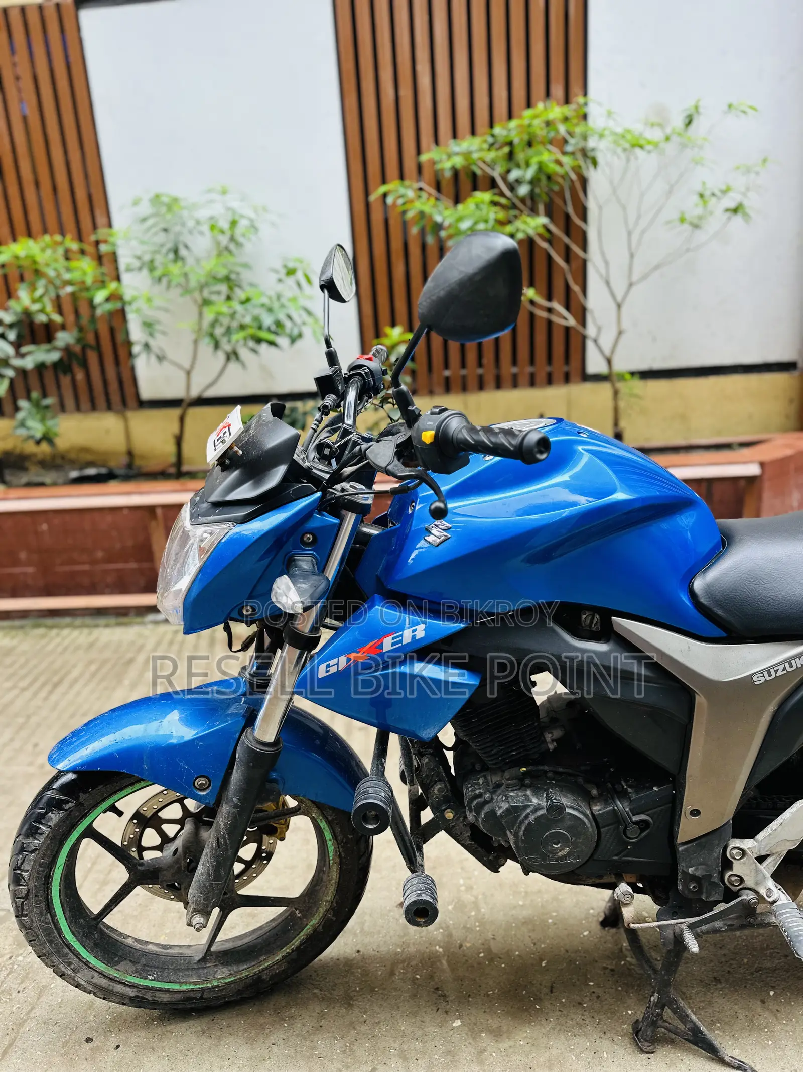 সুজুকি জিক্সার ২০২২ নীল