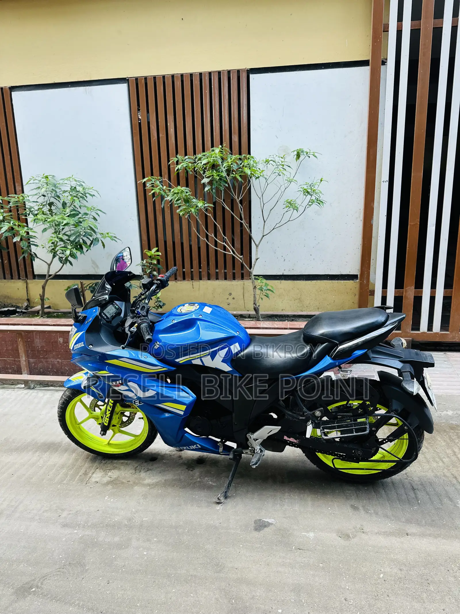 সুজুকি জিক্সার এসএফ ২০২০ নীল