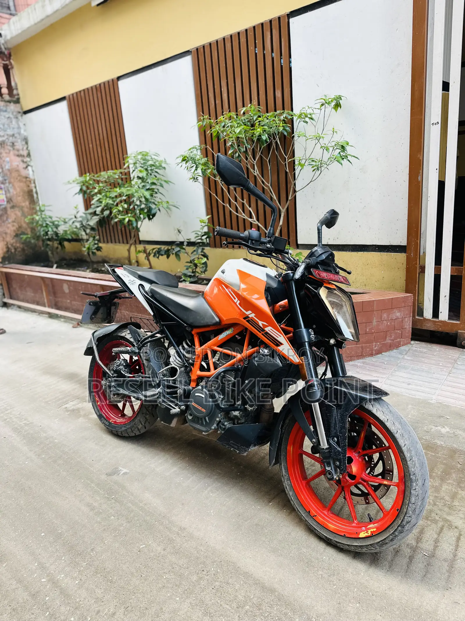 KTM Duke 125 2022 Orange