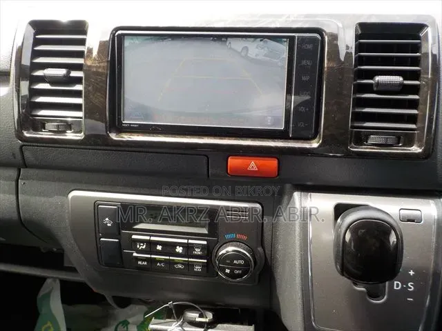 Toyota HiAce 2021 Black
