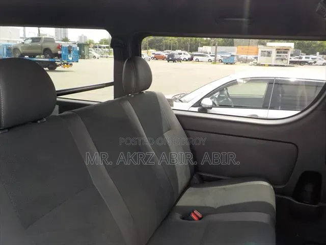 Toyota HiAce 2021 Black