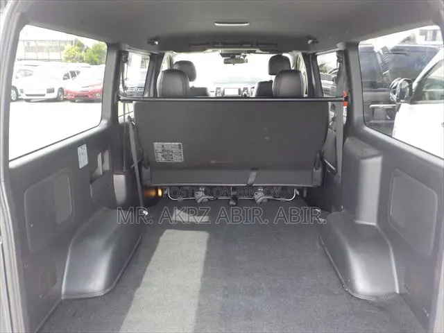 Toyota HiAce 2021 Black