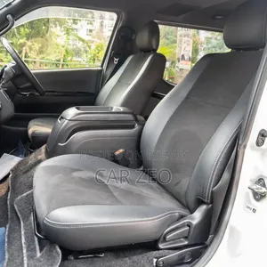 Toyota HiAce 2022 White