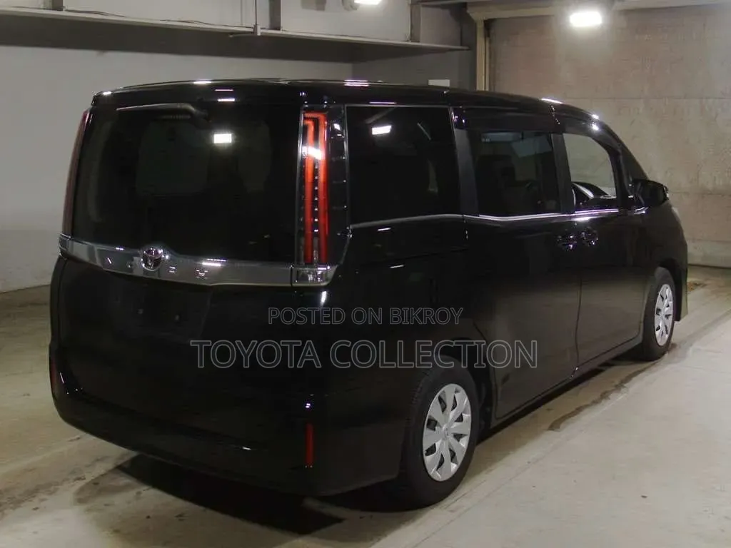 Toyota Noah 2021 Black