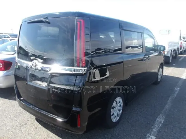 Toyota Noah 2021 Black