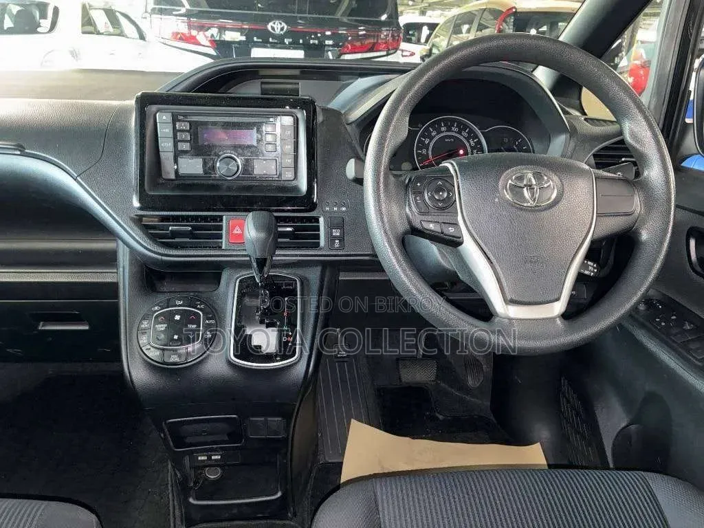Toyota Noah 2021 Black