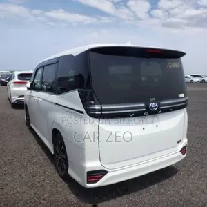 Toyota Voxy Hybrid S-Z 2WD 7-Seater 2022 Pearl