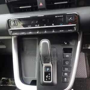 Toyota Voxy Hybrid S-Z 2WD 7-Seater 2022 Pearl