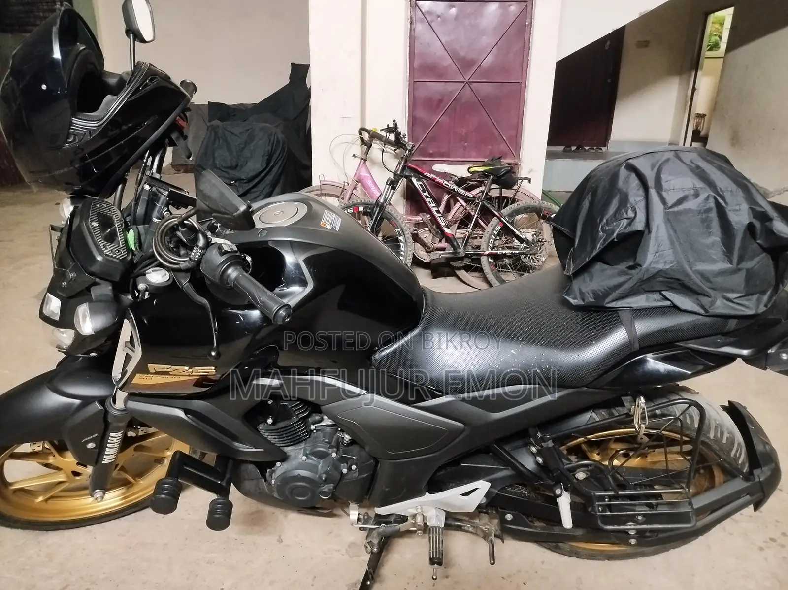 ইয়ামাহা এফজেডএস ভি৩ ২০২৫ ব্ল্যাক