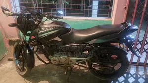 বাজাজ পালসার ১৫০ ২০১৫ কালো