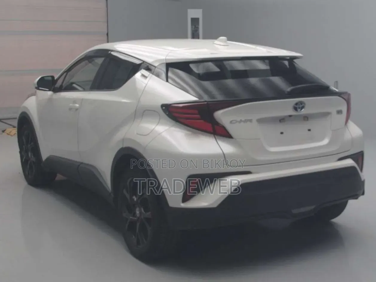 Toyota C-HR 2021 Pearl