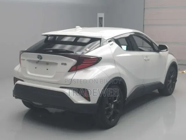 Toyota C-HR 2021 Pearl