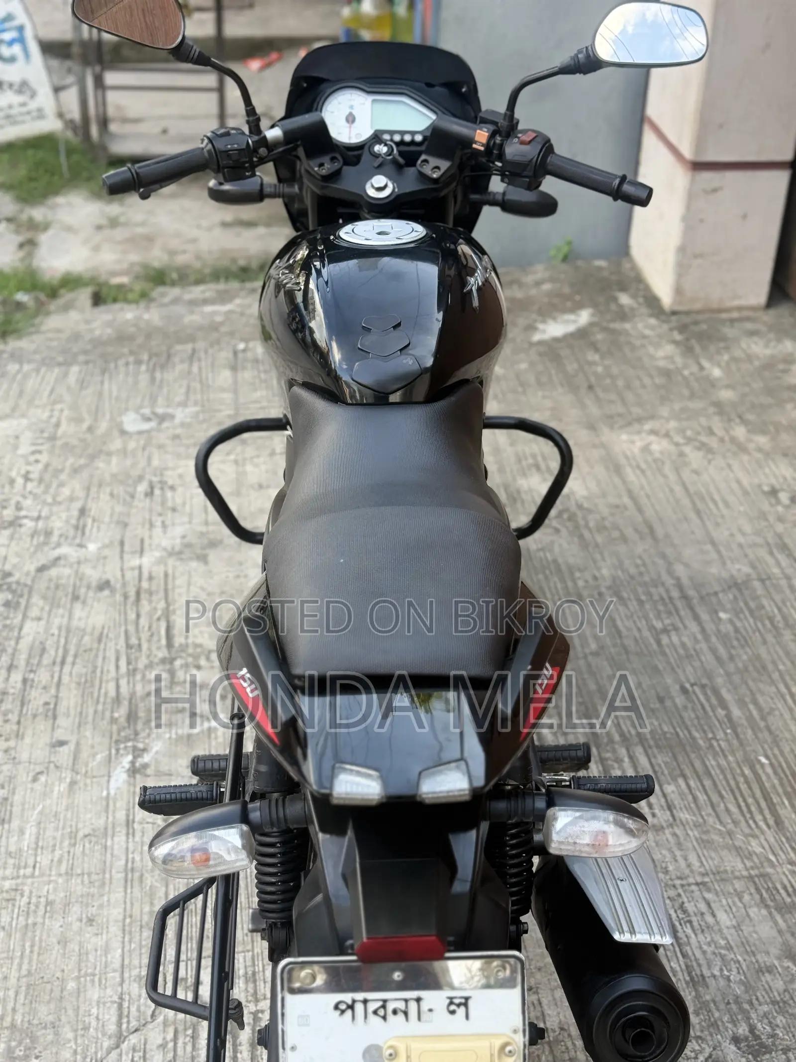 বাজাজ পালসার ১৫০ ২০১৯ ব্ল্যাক