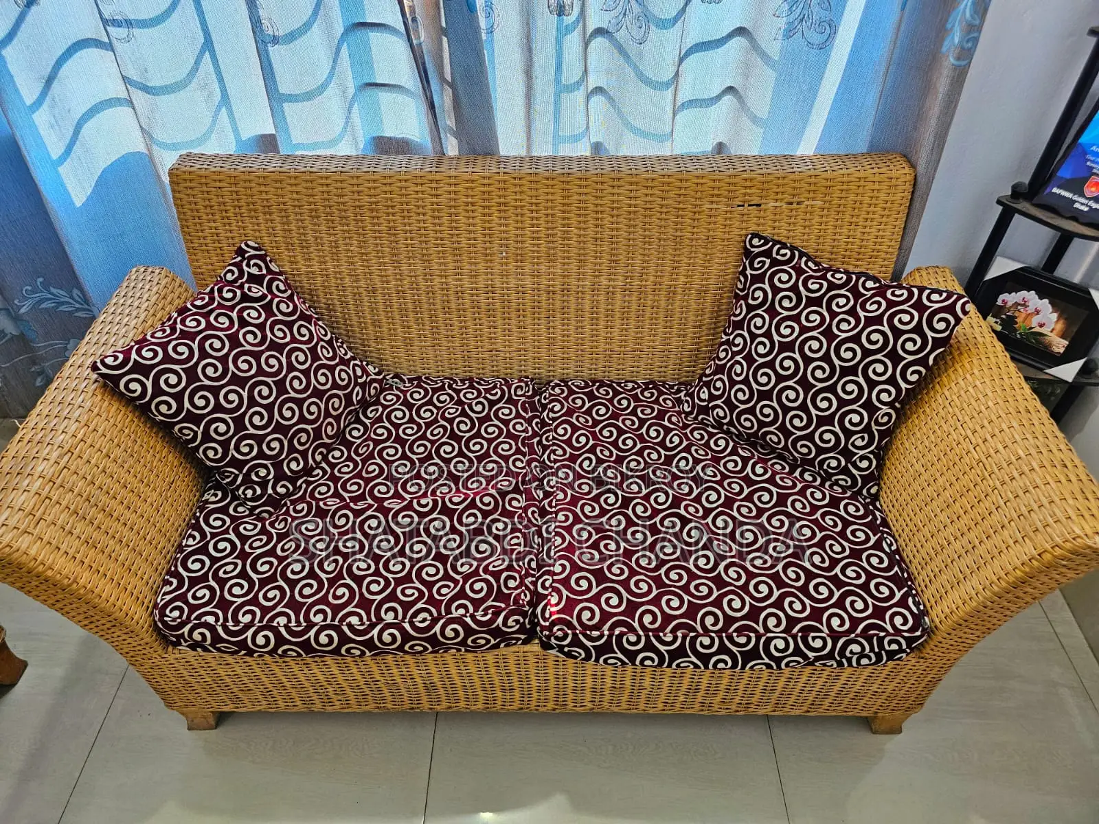 This rattan sofa set will be sold.