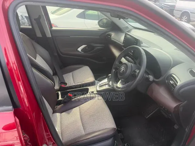Toyota Yaris Cross 2021 Red
