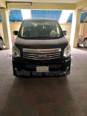 টয়োটা নোয়া ২০১৩ কালো