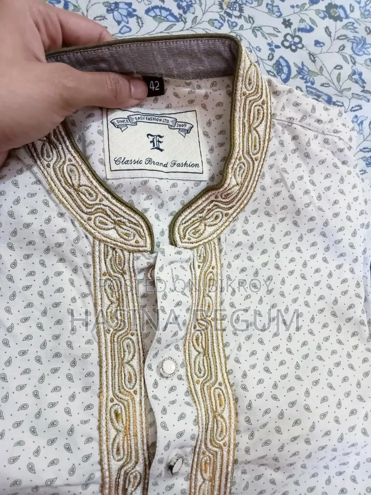 ৪২ সাইজের সাদা পাঞ্জাবি সেল দেব।