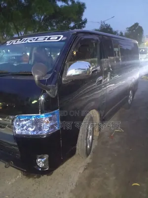 Toyota HiAce 2010 Black