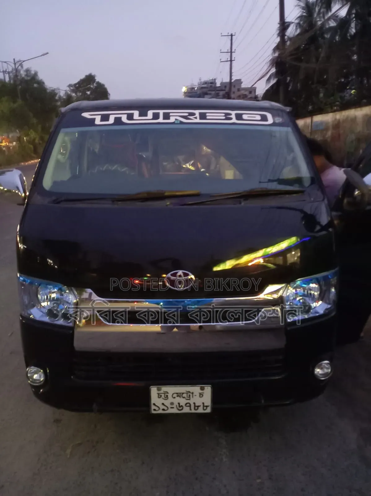 Toyota HiAce 2010 Black