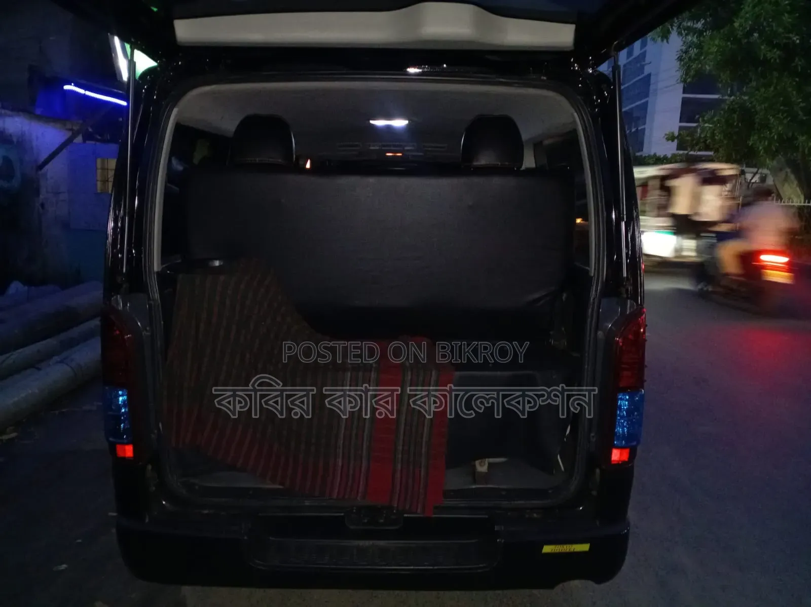 Toyota HiAce 2010 Black