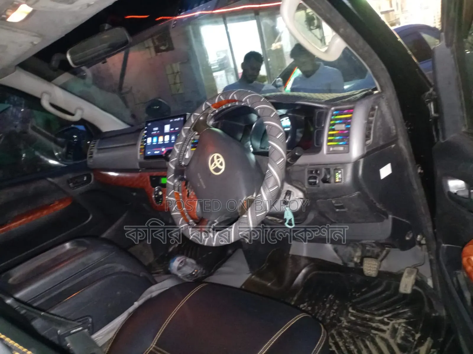 Toyota HiAce 2010 Black