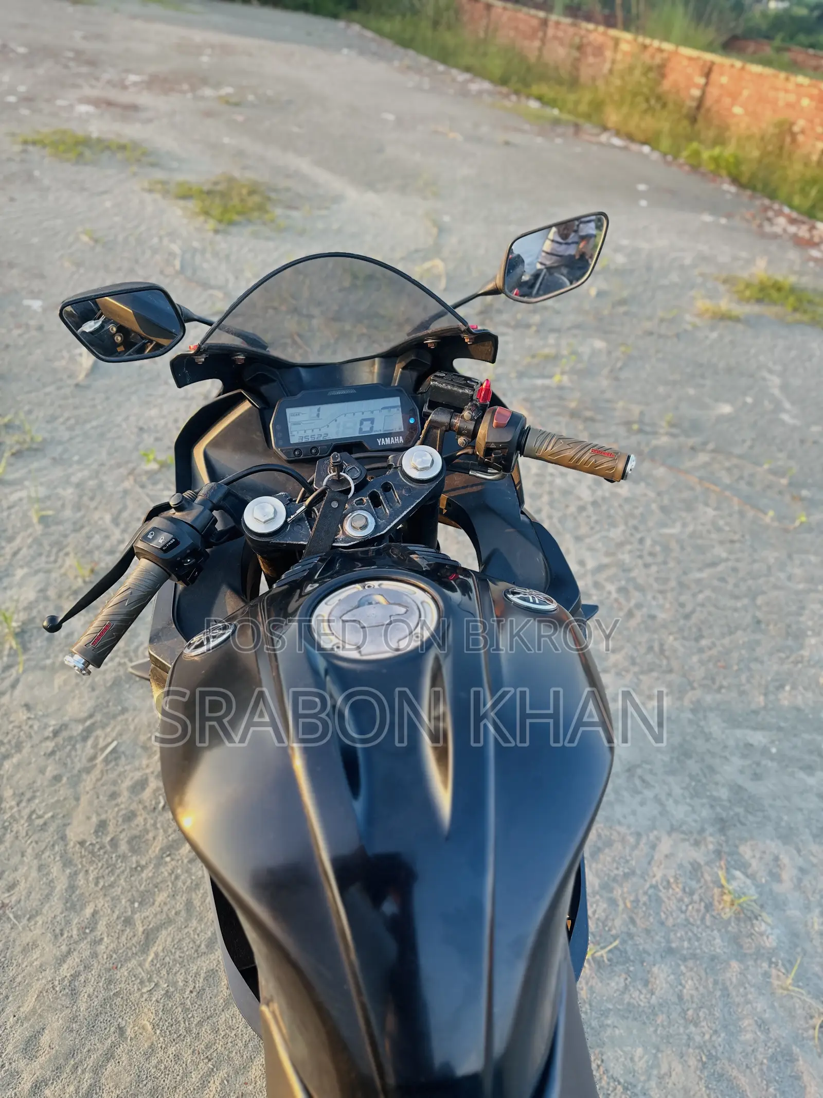 ইয়ামাহা আর১৫ ভি৩ ২০১৮ কালো