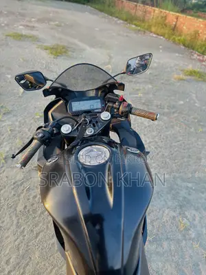 ইয়ামাহা আর১৫ ভি৩ ২০১৮ কালো