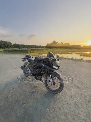 Yamaha R15 V3 ২০১৮ কালো
